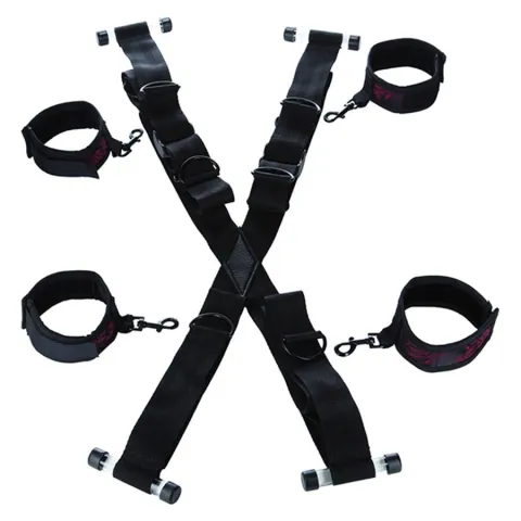 CALEXOTICS - SCANDAL MENOTTES DE PORTE EN FORME DE CROIX